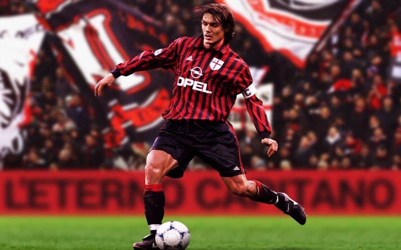Paolo Maldini là biểu tượng phòng ngự thanh lịch với những pha tắc bóng chuẩn xác