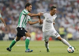 Özil tỏa sáng trong vai trò nhạc trưởng tại Real Madrid 